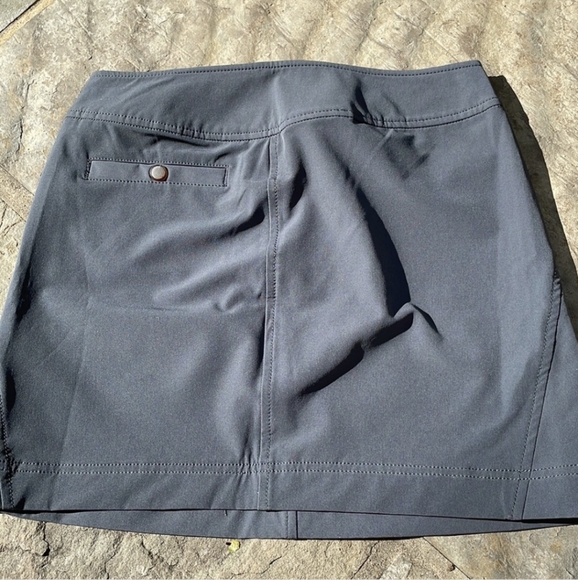 Title Nine Wish Skirt, LIKE NEW, Hiking, Golf, Size 4, Quick Dry, Stretch - Picture 3 of 14